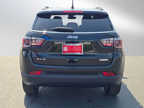 Used 2024 Jeep Compass Latitude AWD/4WD image 4