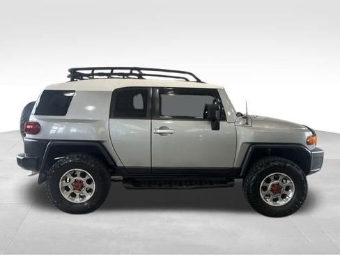 Used 2012 Toyota FJ Cruiser 4WD image 6