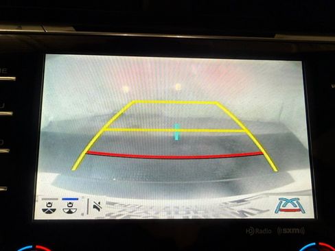 Used 2018 Toyota Camry SE image 34