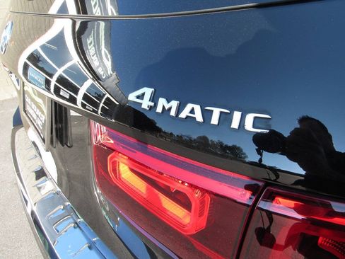Used 2023 Mercedes-Benz GLB 250 4MATIC image 12