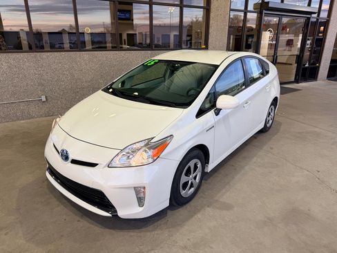 Used 2015 Toyota Prius Three image 21