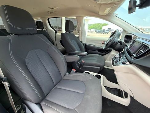 Used 2024 Chrysler Voyager LX FWD image 27