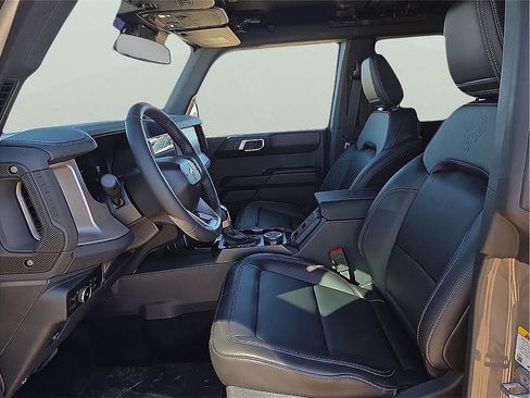 New 2025 Ford Bronco Outer Banks image 11
