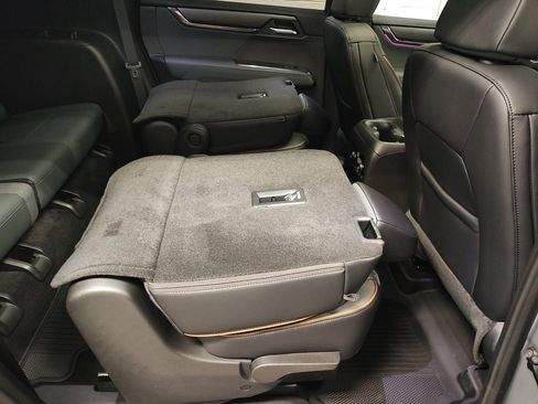 New 2026 GMC Acadia AT4 w/ Luxury Package image 13