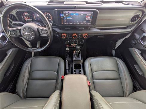 Used 2025 Jeep Gladiator Mojave w/ Convenience Group AWD/4WD image 17