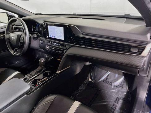 Used 2025 Toyota Camry SE FWD image 25