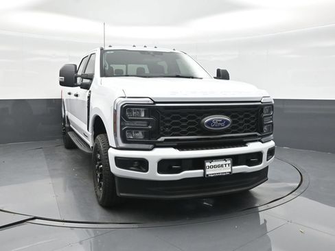 Certified 2026 Ford F250 XL w/ STX Appearance Package AWD/4WD image 18