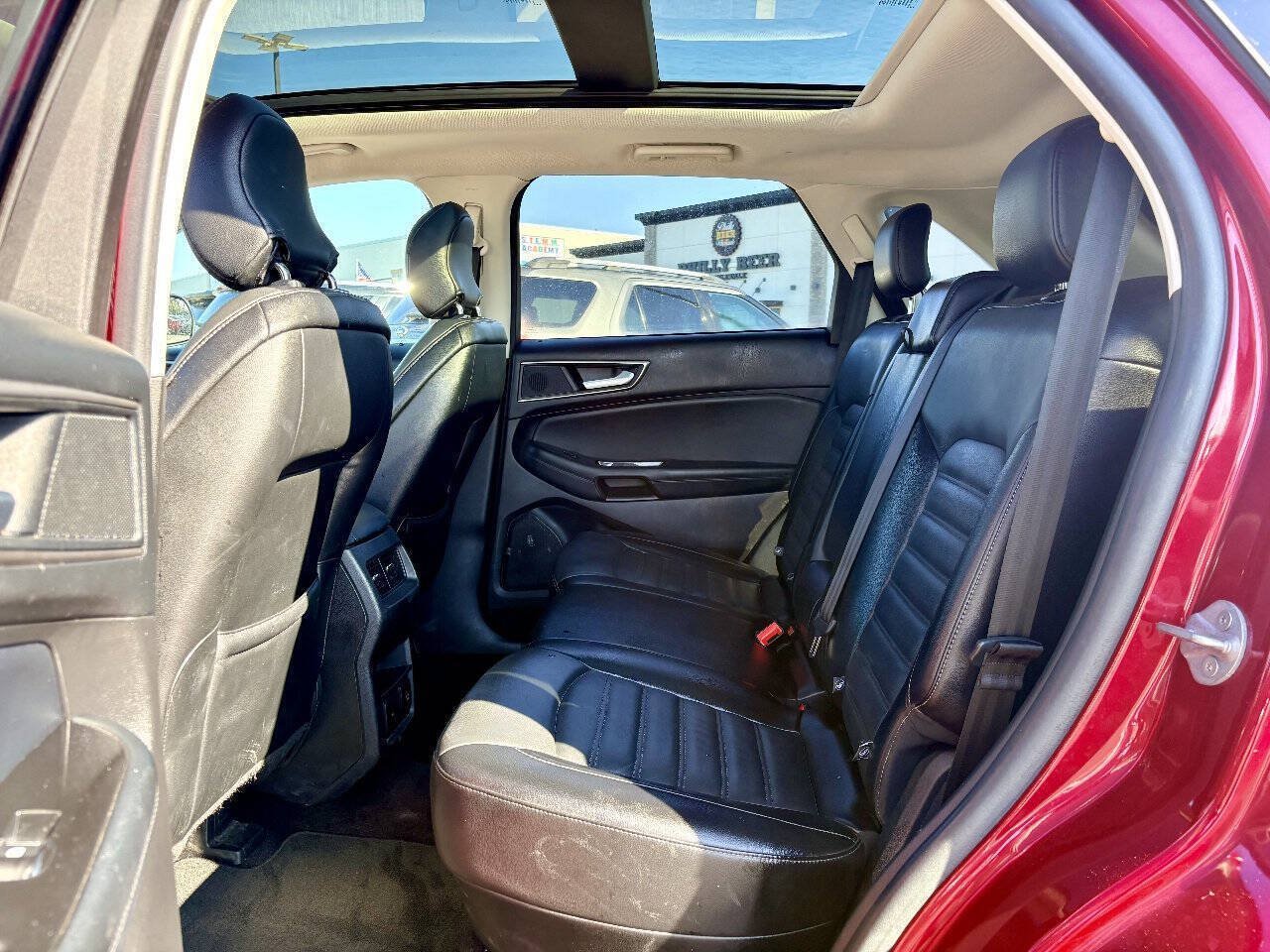 Used 2017 Ford Edge SEL w/ Equipment Group 201A AWD/4WD image 22