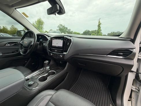 Used 2019 Chevrolet Traverse Premier w/ Driver Confidence II Package FWD image 25