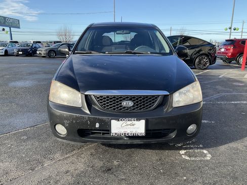Used 2005 Kia Spectra5 image 2