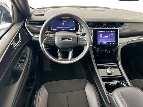 Certified 2023 Jeep Grand Cherokee Altitude AWD/4WD image 28
