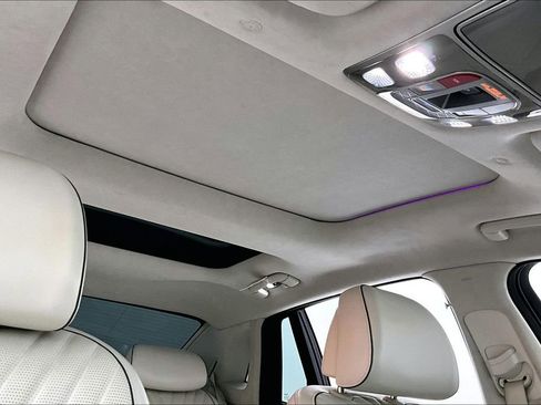 Used 2023 Genesis G90 3.5T image 22