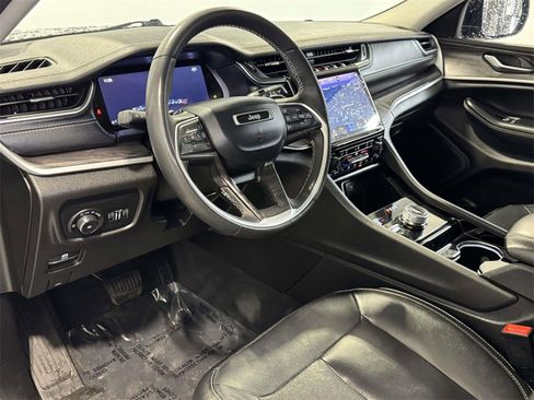 Used 2023 Jeep Grand Cherokee L Limited image 16
