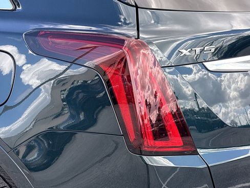Used 2024 Cadillac XT5 Premium Luxury w/ Technology Package image 7