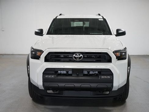 New 2026 Toyota 4Runner SR5 AWD/4WD image 2