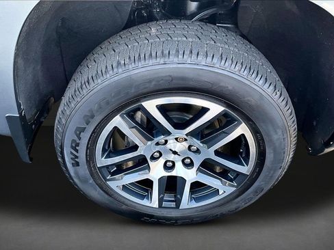 Used 2020 Chevrolet Silverado 1500 Custom Trail Boss w/ Custom Convenience Package AWD/4WD image 31