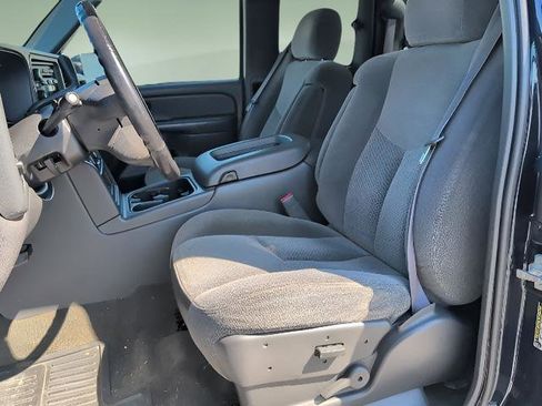 Used 2005 Chevrolet Silverado 2500 LS image 10