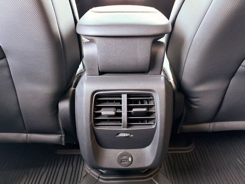 Used 2022 Ford Mustang Mach-E Select image 22