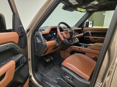 Used 2025 Land Rover Defender 110 AWD/4WD image 16