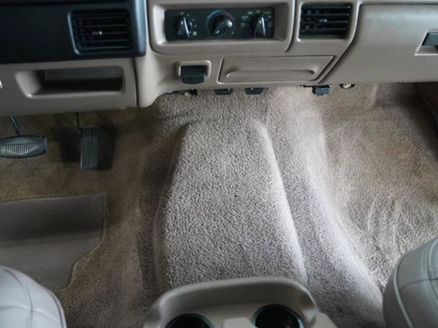 Used 1996 Ford Bronco Eddie Bauer image 17