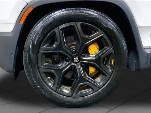 Used 2023 Rivian R1S Launch Edition Quad AWD/4WD image 9