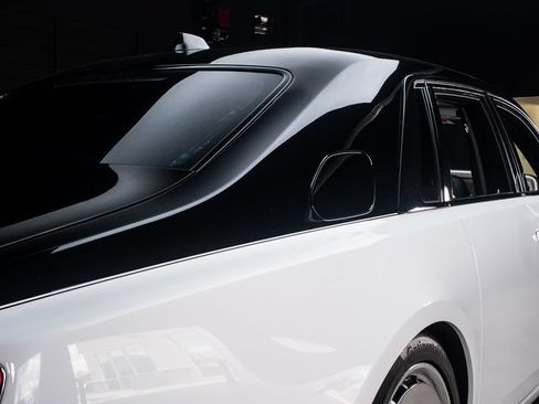 Used 2019 Rolls-Royce Phantom Sedan RWD image 20