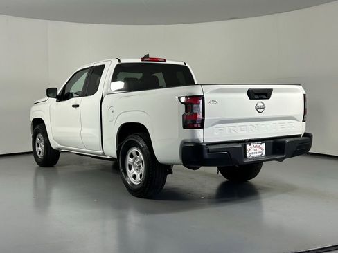 Used 2022 Nissan Frontier S RWD image 5