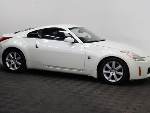 Used 2004 Nissan 350Z Enthusiast w/ Aerodynamics Pkg image 3