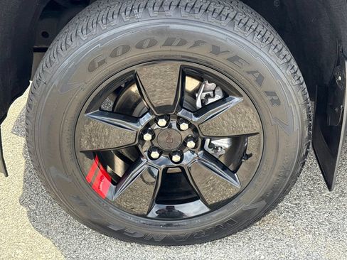Used 2021 Chevrolet Colorado LT w/ Redline Special Edition AWD/4WD image 34