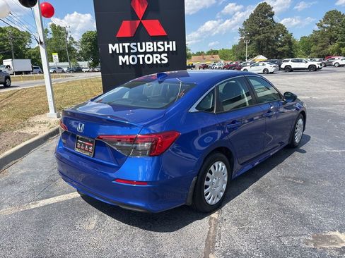 Used 2022 Honda Civic LX image 3