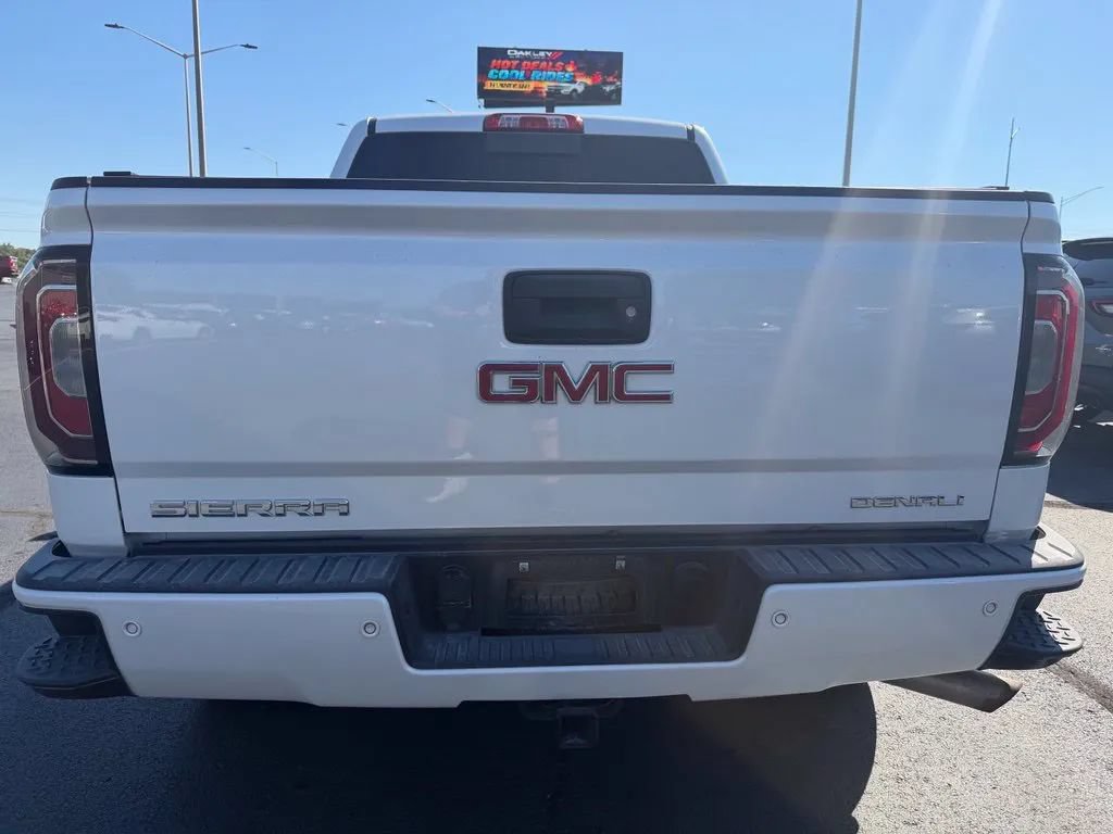 Used 2018 GMC Sierra 1500 Denali AWD/4WD image 3