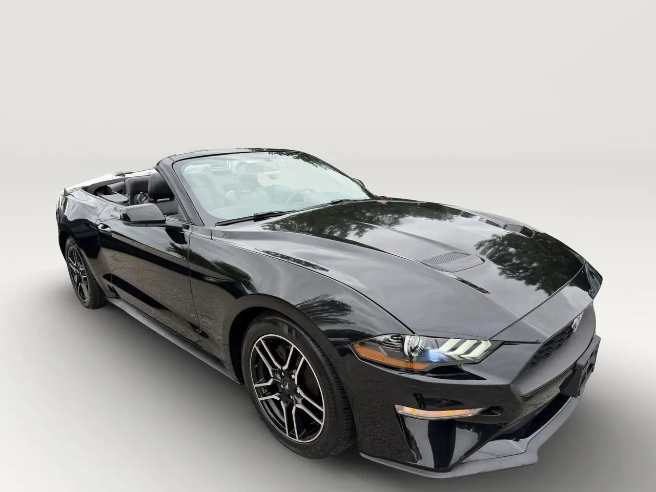 Used 2020 Ford Mustang Premium RWD image 34