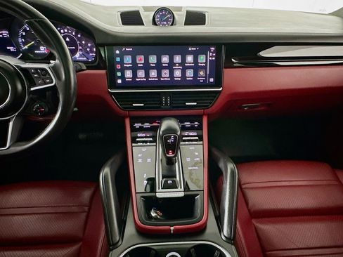 Used 2022 Porsche Cayenne E-Hybrid Coupe image 11