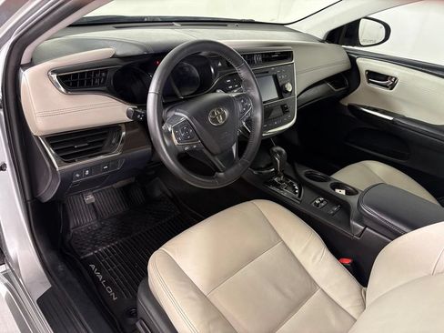 Used 2018 Toyota Avalon XLE w/ All Weather Liner Package FWD image 22
