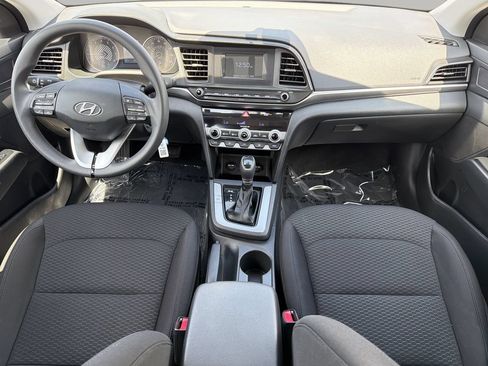Used 2020 Hyundai Elantra SE w/ Cargo Package (C1) FWD image 12