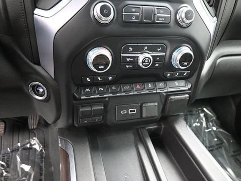 Used 2019 GMC Sierra 1500 SLT w/ SLT Premium Plus Package AWD/4WD image 14