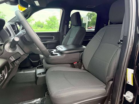 Used 2025 RAM 2500 Big Horn AWD/4WD image 15