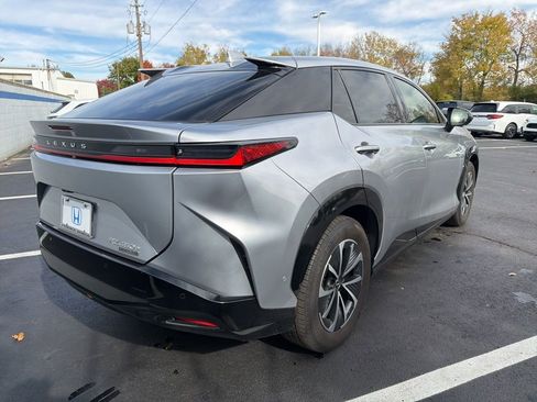 Used 2023 Lexus RZ 450e Premium image 5