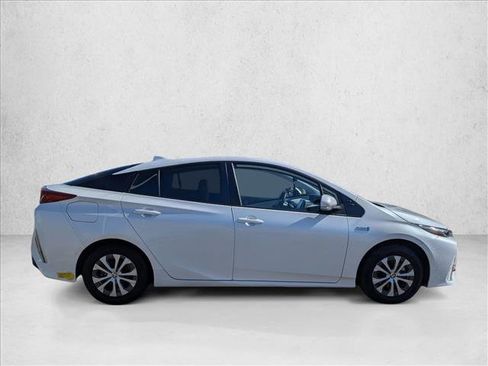 Used 2022 Toyota Prius Prime Limited FWD image 5