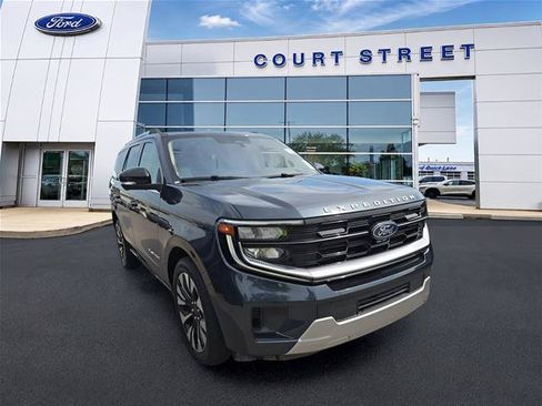 Certified 2025 Ford Expedition Platinum w/ Driver's Package AWD/4WD image 3
