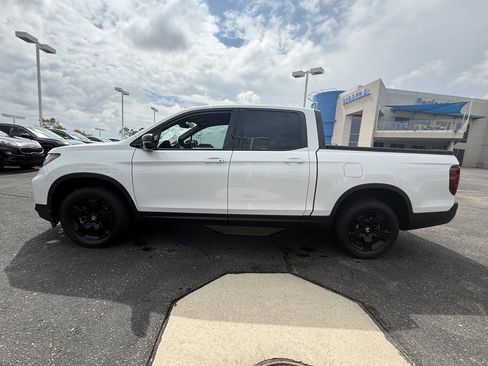 Certified 2025 Honda Ridgeline Black Edition image 8