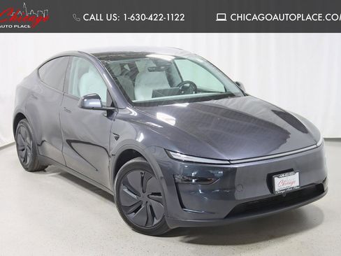 Used 2026 Tesla Model Y Long Range AWD/4WD image 1