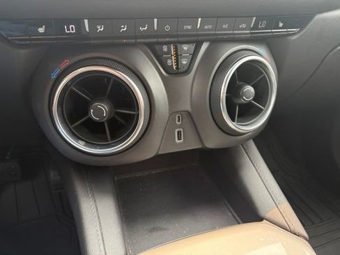 Used 2021 Chevrolet Blazer LT FWD image 29