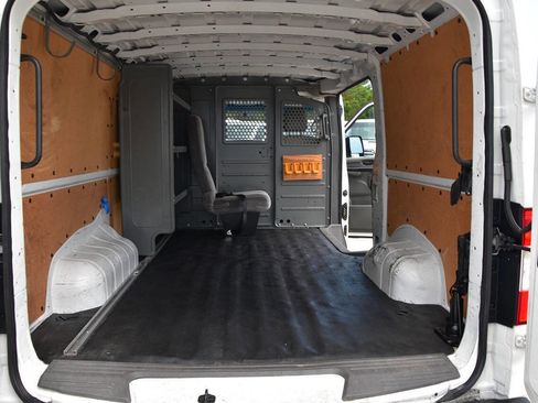 Used 2021 Nissan NV 1500 SV RWD image 12