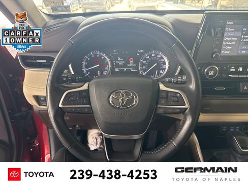 Used 2022 Toyota Highlander XLE AWD/4WD image 21