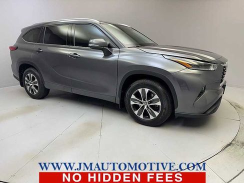 Used 2021 Toyota Highlander XLE image 7