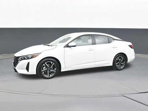 Used 2025 Nissan Sentra SV image 6