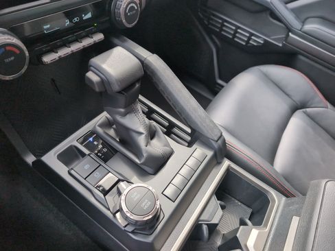 Certified 2025 Toyota 4Runner SR5 AWD/4WD image 26