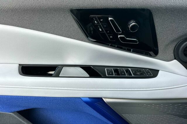 New 2027 Cadillac Optiq Sport w/ LPO, Floor Liner Package AWD/4WD image 11