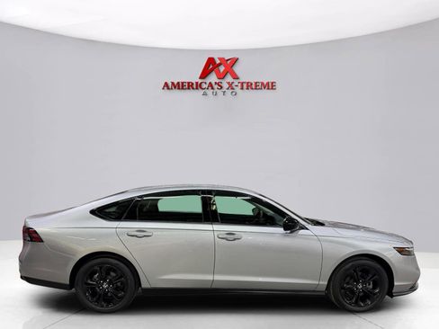 Used 2025 Honda Accord SE image 4